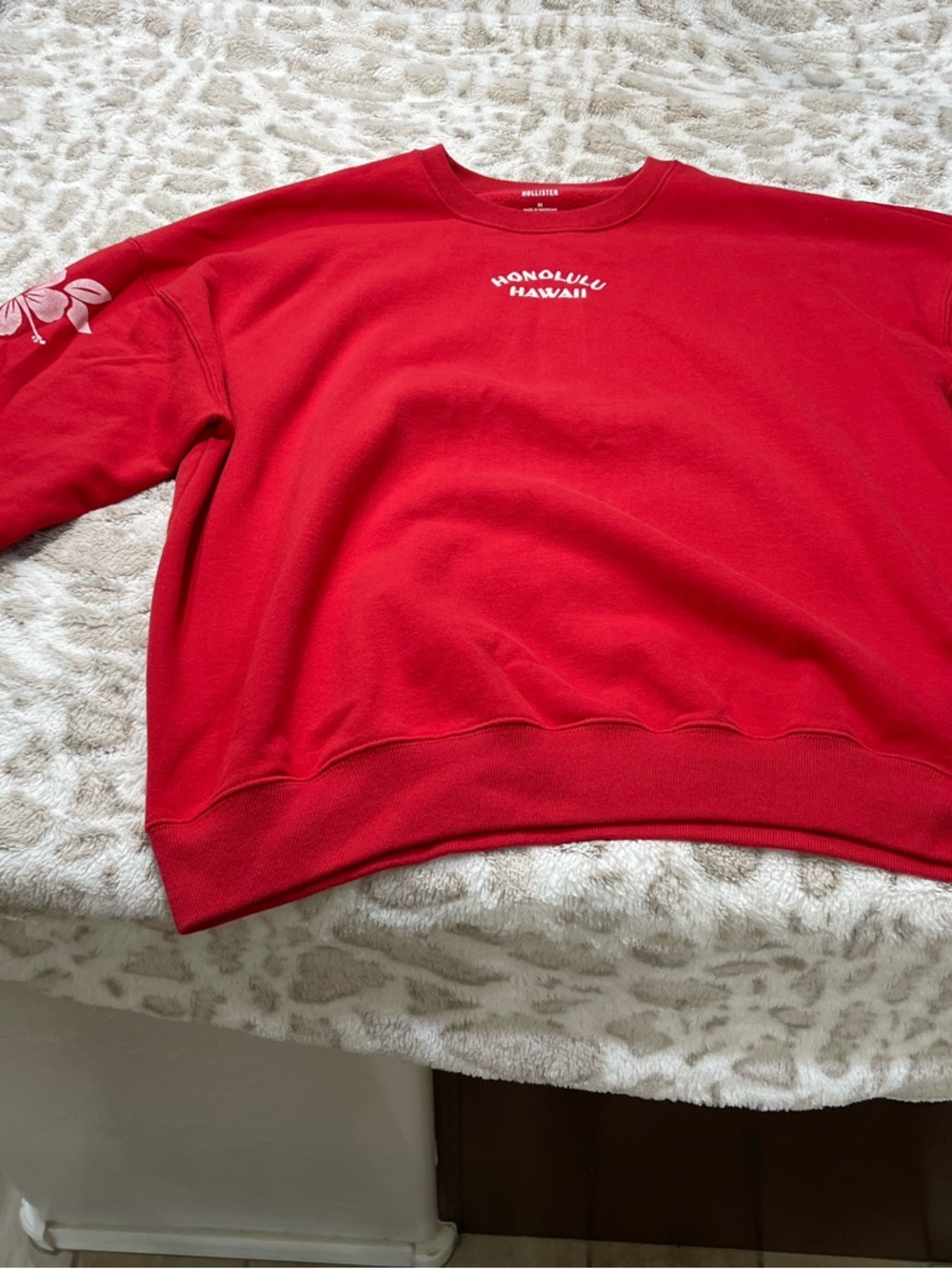 Hollister Red 'Honolulu Hawaii' oversized Crewneck Sweatshirt